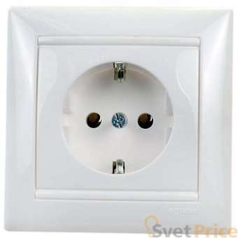 Розетка 2К+3 Legrand Valena 16A 250V с/з белая 774423