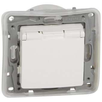 Розетка 2К+З Legrand Etika 16A 250V с/з со шторками крышкой безвинтовой зажим немецкий стандарт белый 672232