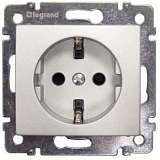 Розетка 2К+3 Legrand Valena 16A 250V с/з со шторками безвинтовой зажим алюминий 770211